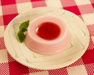 いちごみるくいちごソースがけ