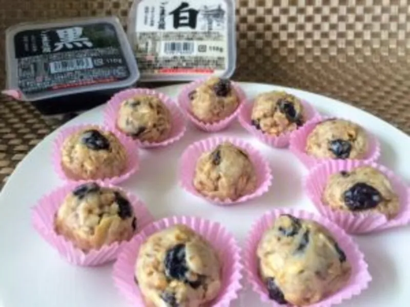金ごま豆腐とホワイトチョコのシリアルボール