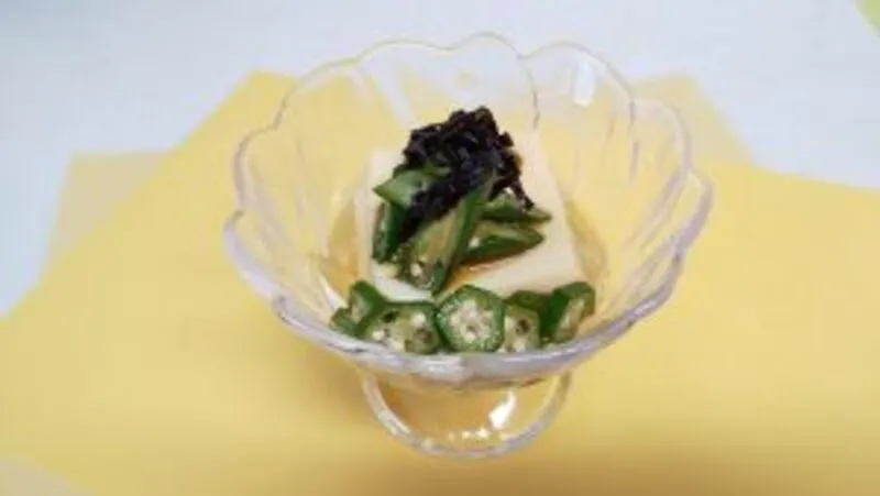 玉子どうふのおくら塩昆布のせ