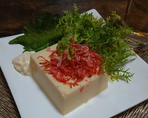 干し海老のせ玉子豆腐山葵菜添え